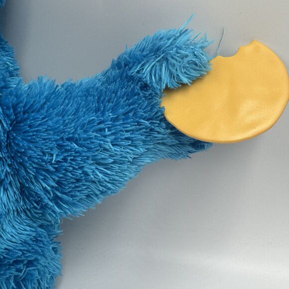 Sesame Street Feed Me Cookie Monster 13" Talking Vibrating Hasbro No Tag -Tested - Picture 6 of 9